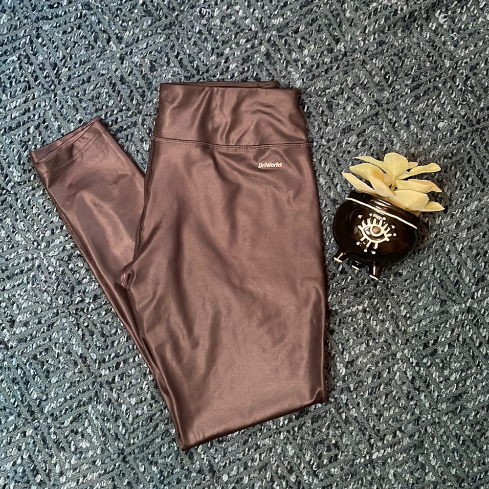 Liquid leggings